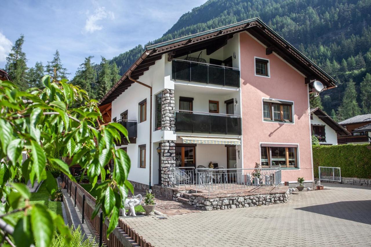 Haus Hrabovsky Apartamento Längenfeld Exterior foto