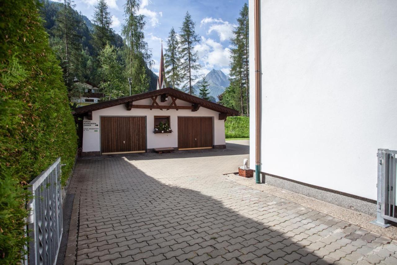 Haus Hrabovsky Apartamento Längenfeld Exterior foto